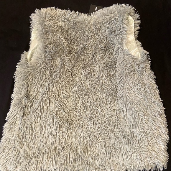 Vest - Picture 3 of 3